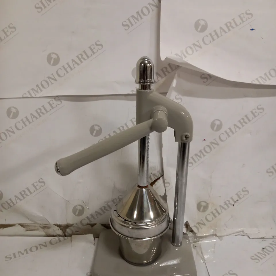 KITCHENCRAFT LIVING NOSTALGIA HEAVY DUTY LEVER-ARM MANUAL ORANGE JUICER