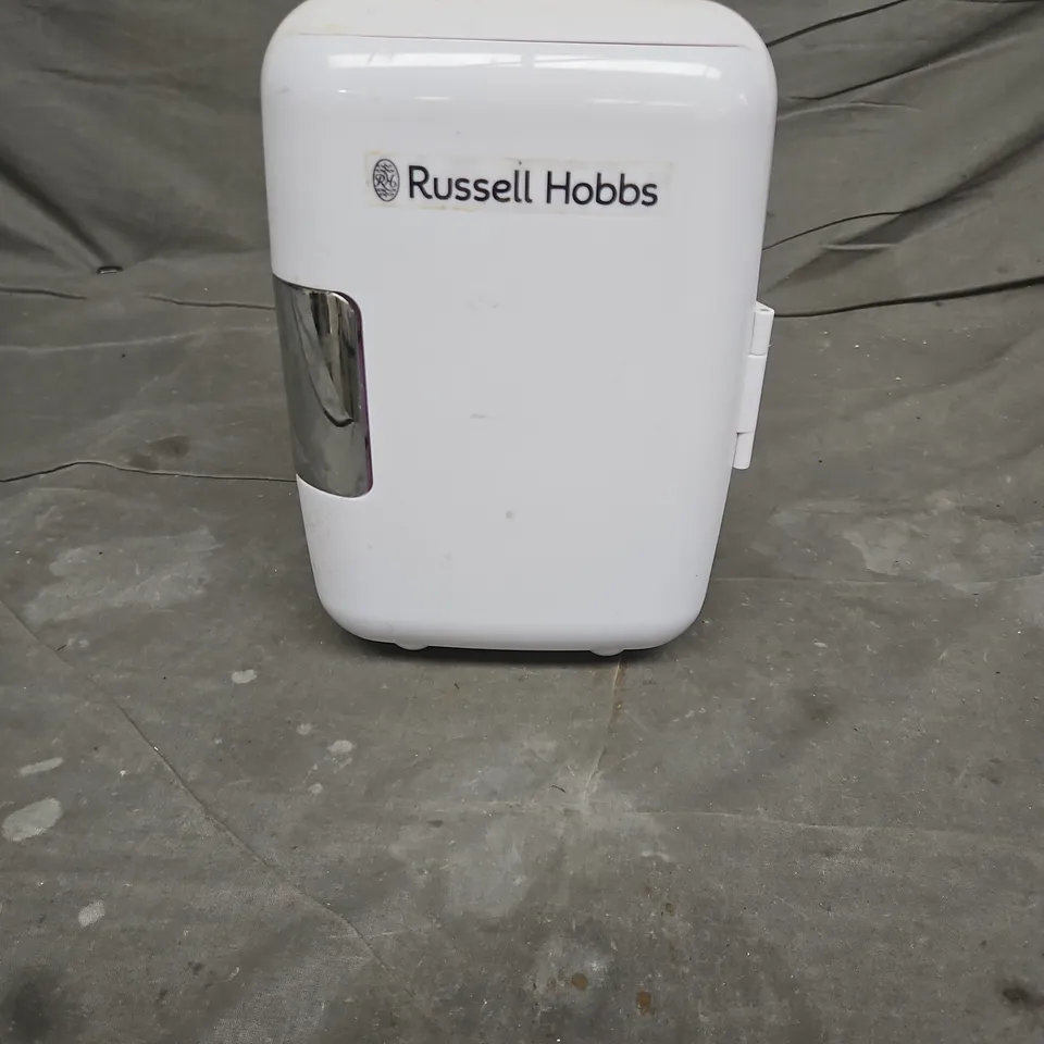 RUSSELL HOBBS COMPACT MINI FRIDGE – WHITE