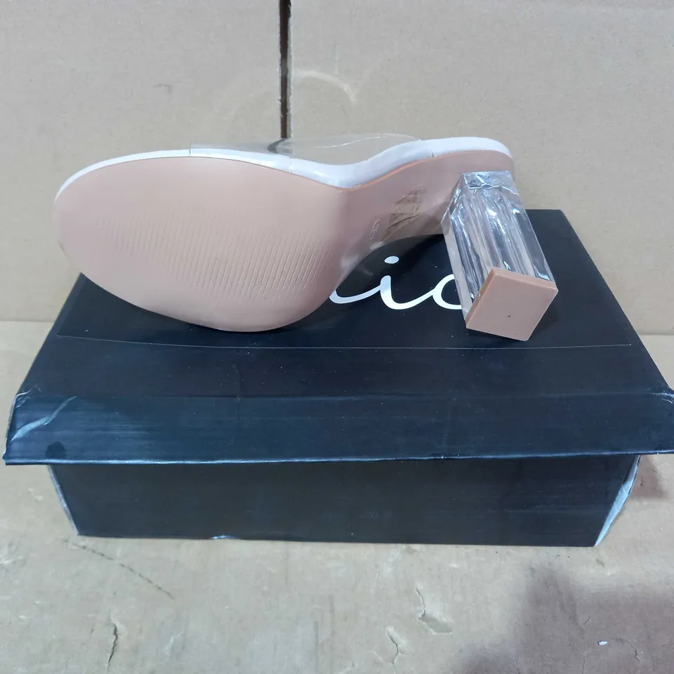 BOXED PAIR OF CHIC HEELS IN NUDE COLOUR UK SIZE 7