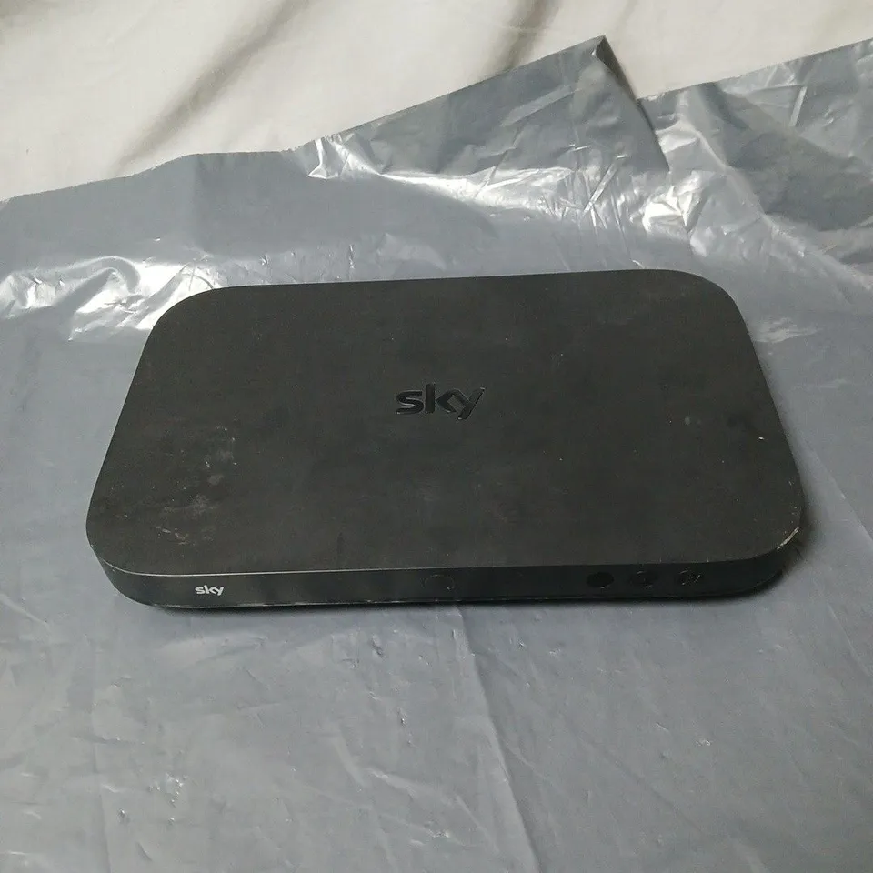 SKY TV SET-TOP BOX (BLACK) – SKY BRANDED RECEIVER
