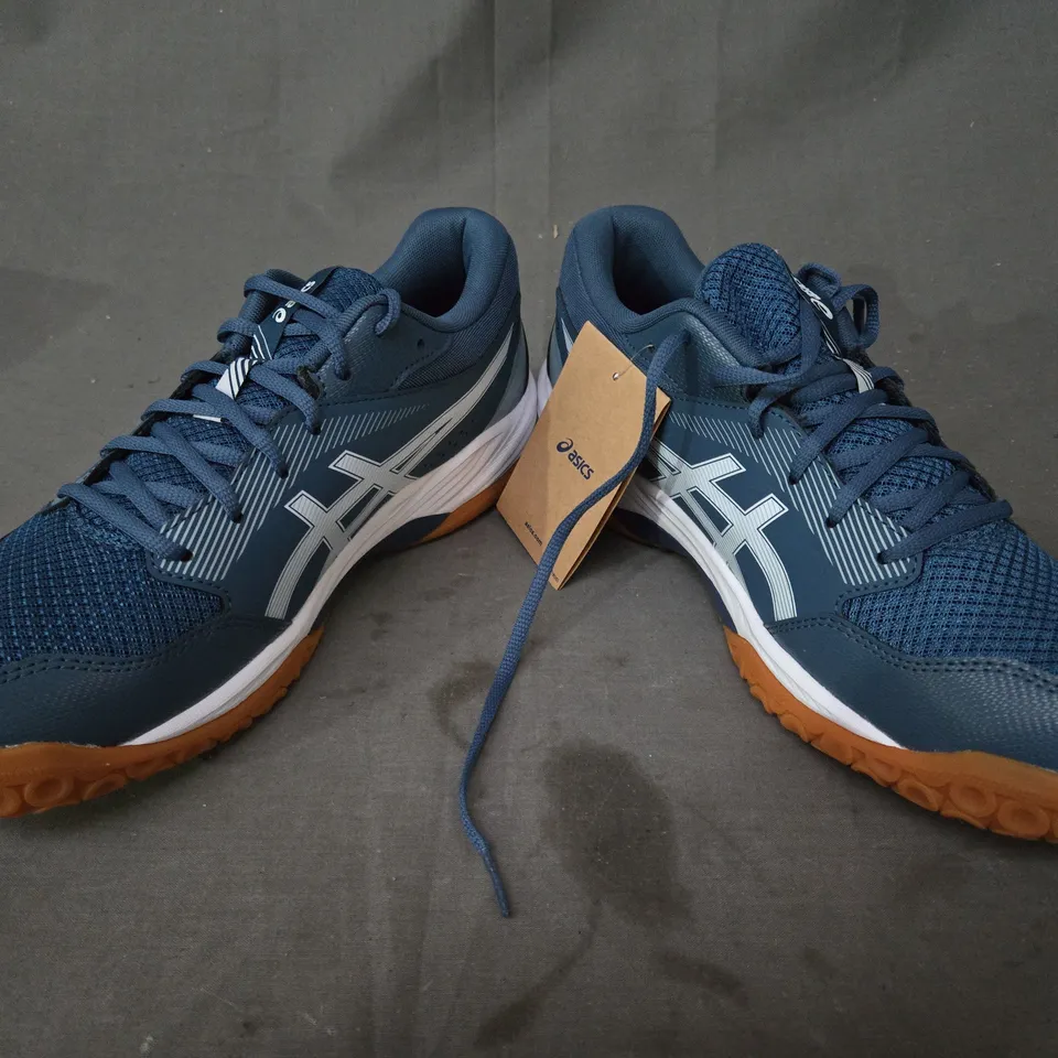 BOXED PAIR OF ASICS GEL-TASK 4 SHOES IN VINTAGE INDIGO/WHITE UK SIZE 9