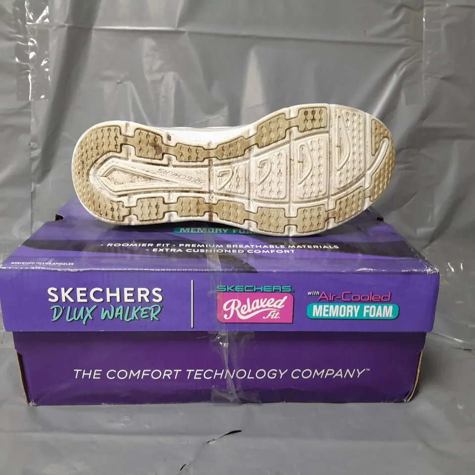 SKECHERS D'LUX WALKER TRAINERS WHITE SIZE 8