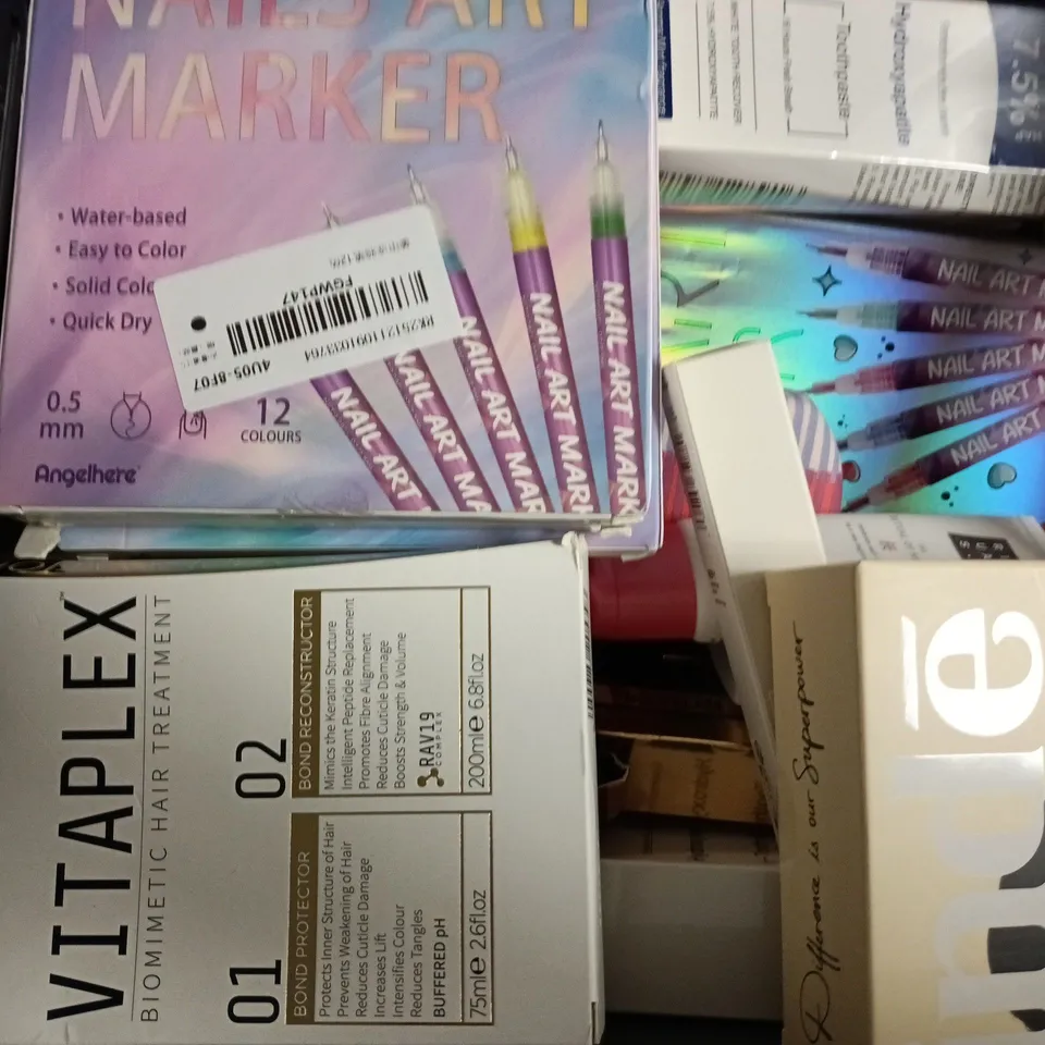 APPROXIMATELY 20 ASSORTED COSMETIC ITEMS TO INCLUDE YASS CLEAN, DENTEK, ETC - COLLECTION ONLY