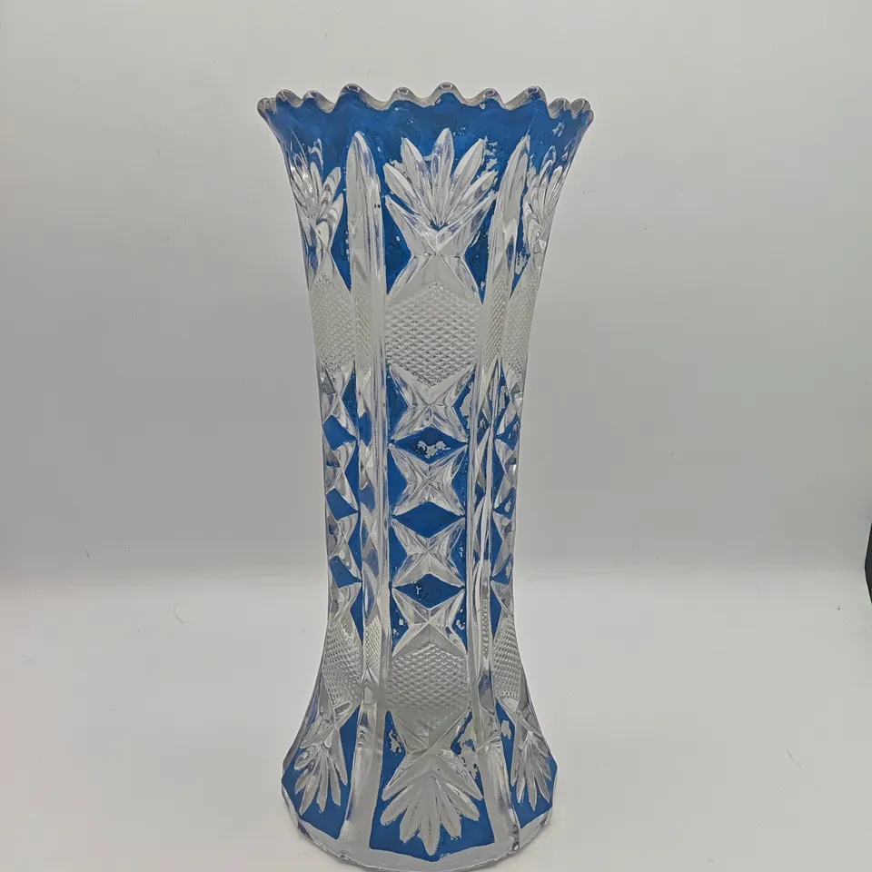UNBOXED HAND PAINTED GLASS 26CM FLUTED VASE