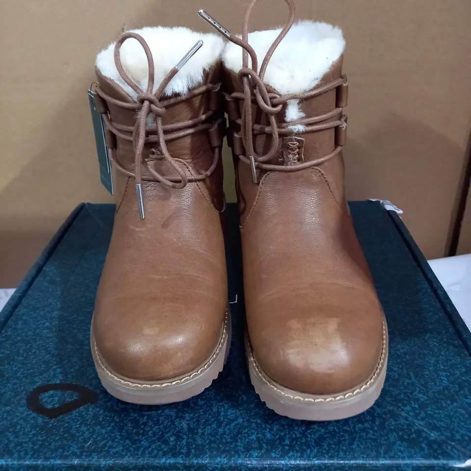 EMU AUSTRALIA TAN LEATHER FAUX FUR UK SIZE 