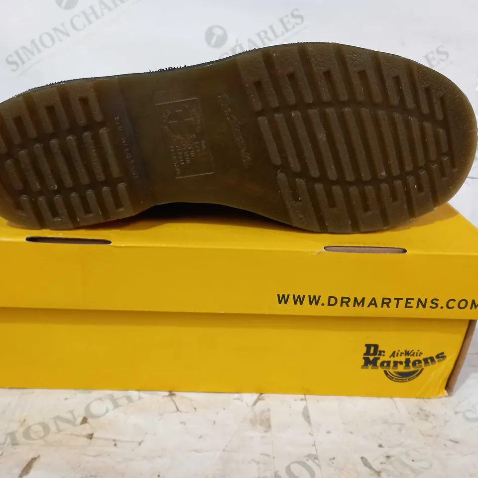 BOXED PAIR OF DR MARTENS LACE UP SHOES IN BLACK UK SIZE 10