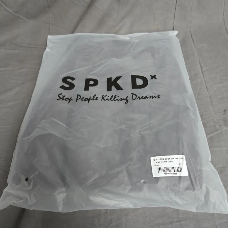 BAGGED SPKD CARGO PANTS IN GREY SIZE XL