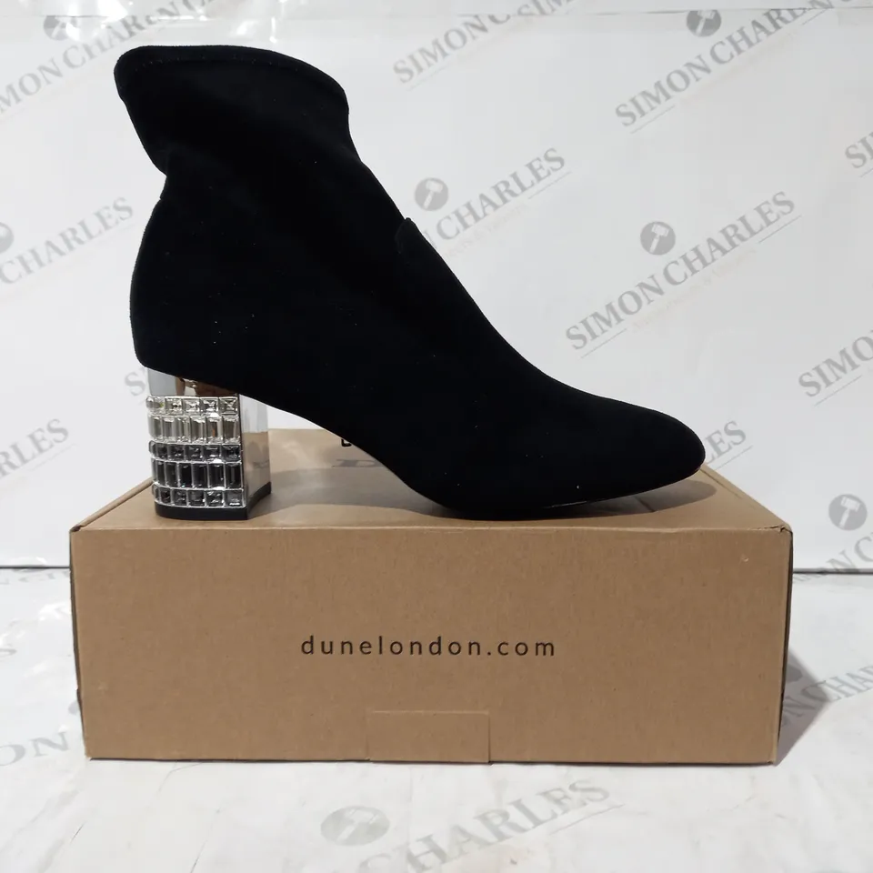 BOXED DUNE LONDON BLACK MICRO FIBRE JEWEL HEEL SHOES - SIZE 6