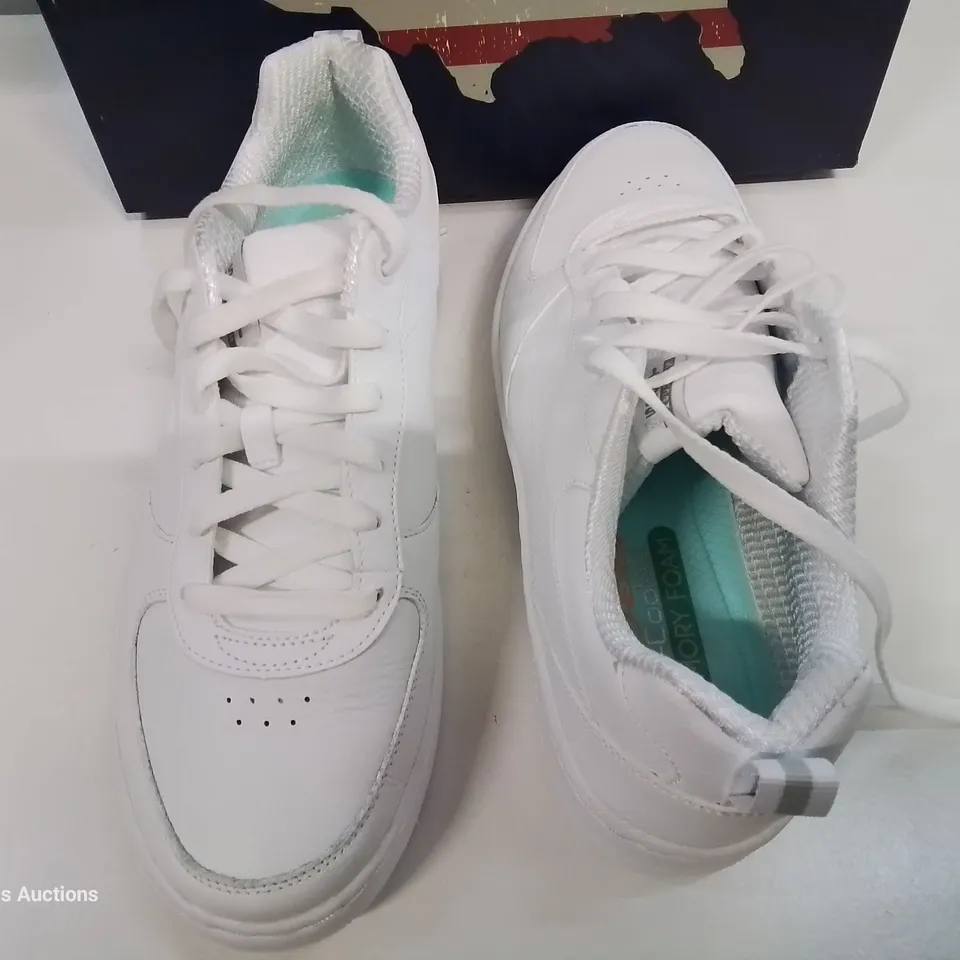 BOXED PAIR OF SKECHERS WHITE LEATHER TRAINERS - UK 6