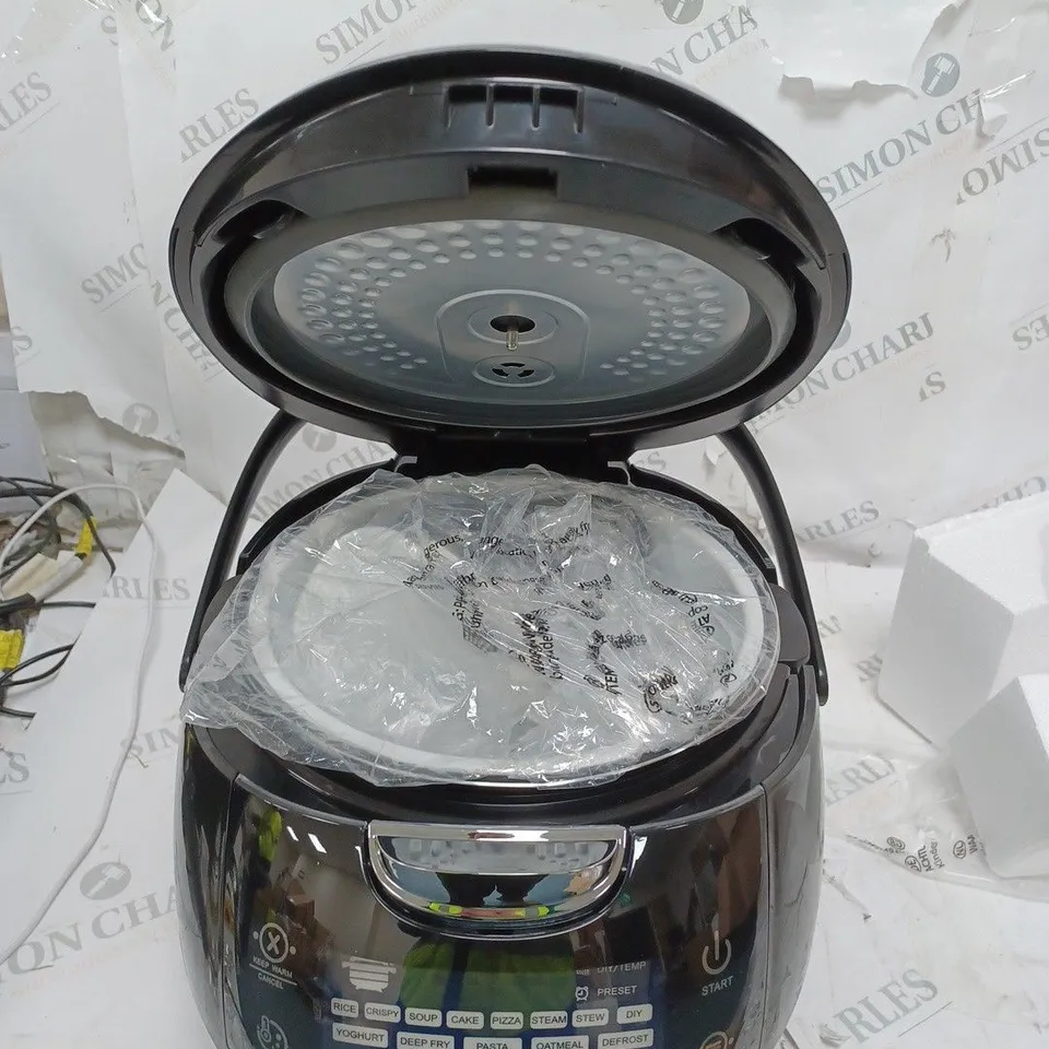 BOXED COOKS ESSENTIAL MULTI-PURPOSE COOKER 