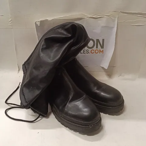 BLACK LEATHER ANKLE BOOTS – PULL-ON SIZE EU40