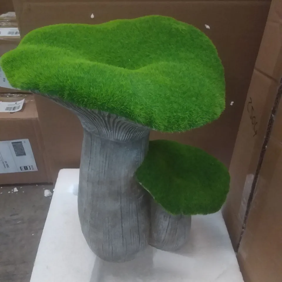 BOXED ORIENTAL MUSHROOM STATUE