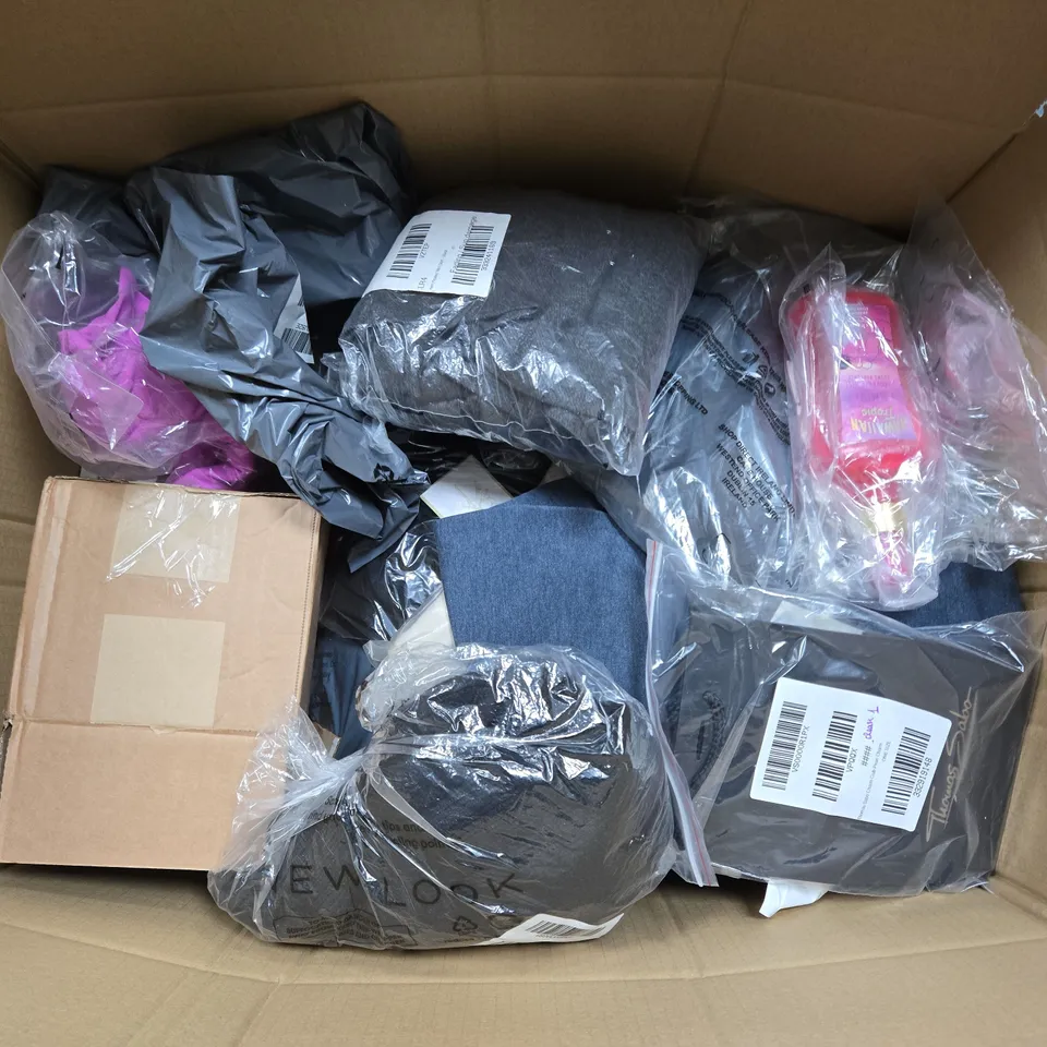 LARGE BOX OF APPROX 15 ASSORTED ITEMS TO INCLUDE CLOTHINGS, DUVET COVERS AND BEAUTY PRODUCTS - COLLECTION ONLY