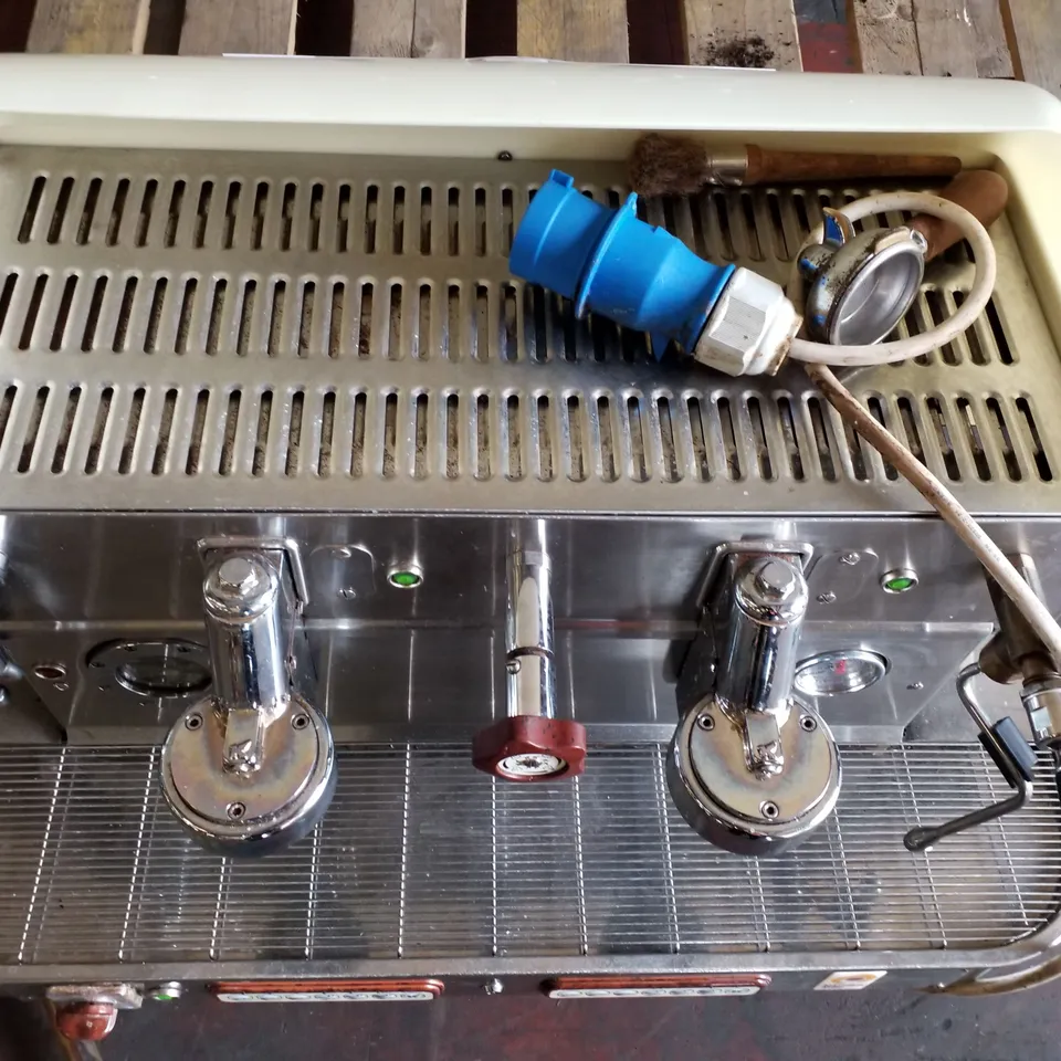 ELEKTRA BARLUME 2-GROUP COFFEE MACHINE