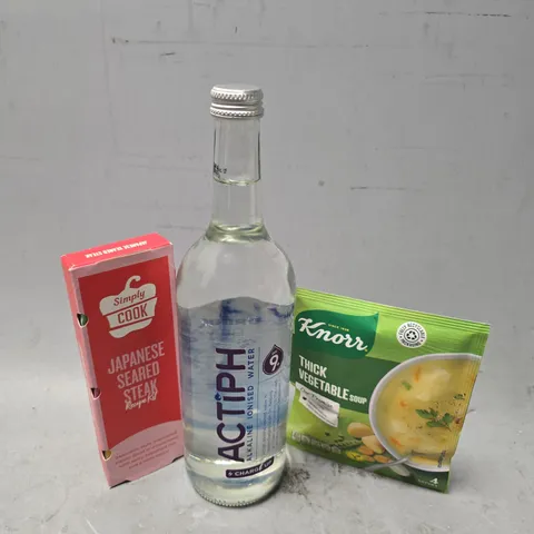 APPROXIMATELY 10 ASSORTED FOOD & DRINK ITEMS TO INCLUDE - SIMPLY COOK JAPANESE SEARED STEAK , THICK VEGETABLE SOUP ETC