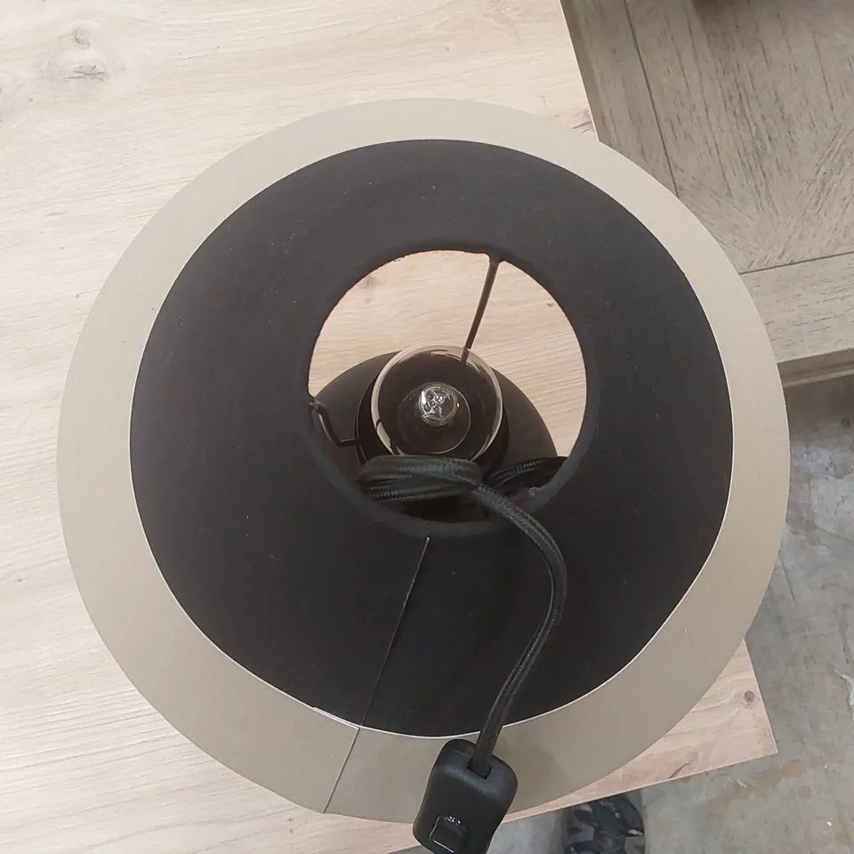 DESIGNER TABLE LAMP