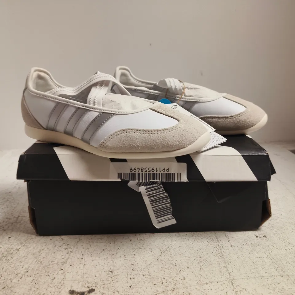 BOXED PAIR OF ADIDAS BARREDA MARY JANE SHOES IN WHITE/SILVER SIZE UK 6