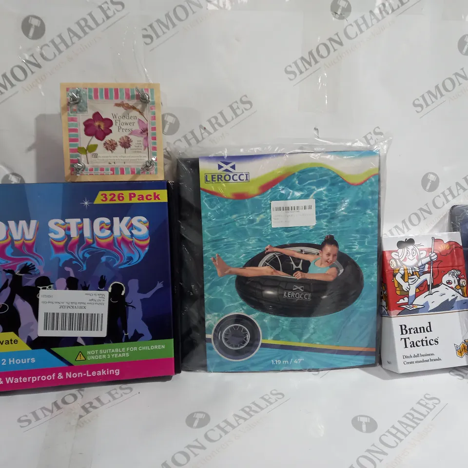 BOX OF APPROX 25 ASSORTED TOYS TO INCLUDE - CGBOOM GLOW STICKS - WOODEN FLOWER PRESS - BRAND TACTICS ECT