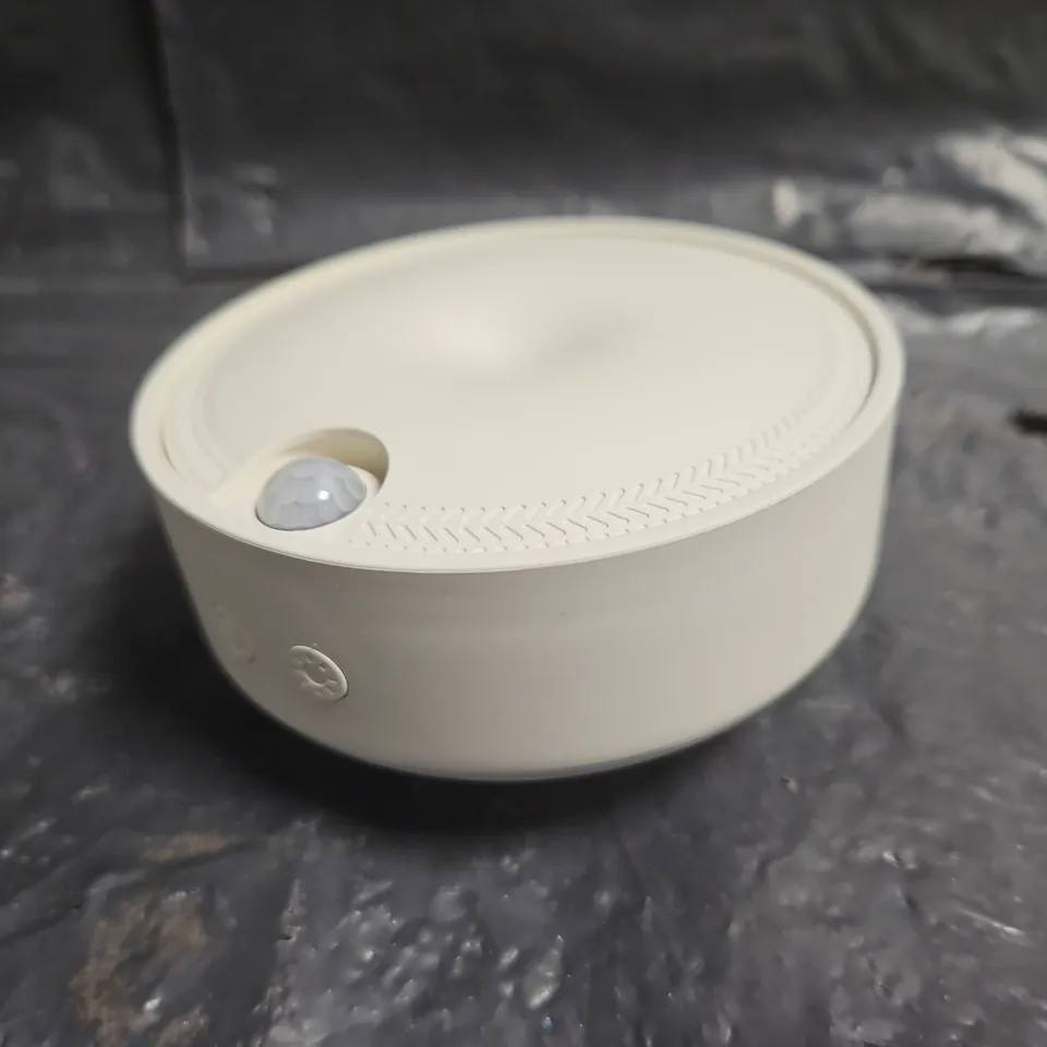 BOXED THE WHITE COMPANY MOTION SENSOR PLUG-IN DIFFUSER