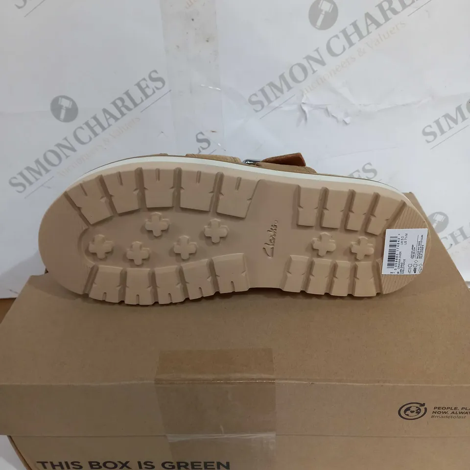 BOXED CLARKS ORIANNA OVER CHUNKY SUEDE SANDALS, DARK SAND - SIZE 5