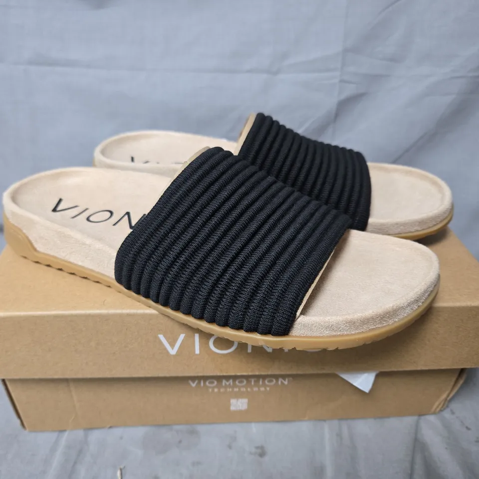 BOXED VIONIC EVIE KNIT SLIDE SANDALS – BLACK - SIZE 6
