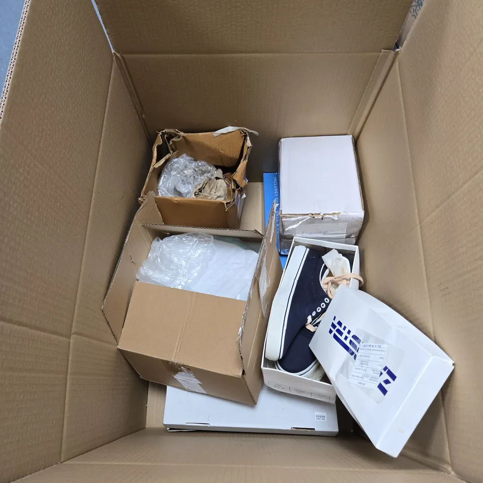 BOX OF ASSORTED HOUSEHOLD ITEMS INCLUDING NOMA HANGING SOLAR COPPER-WIRE GLASS BALL LIGHT; ROUND WOOD GEOMETRIC CLOCK