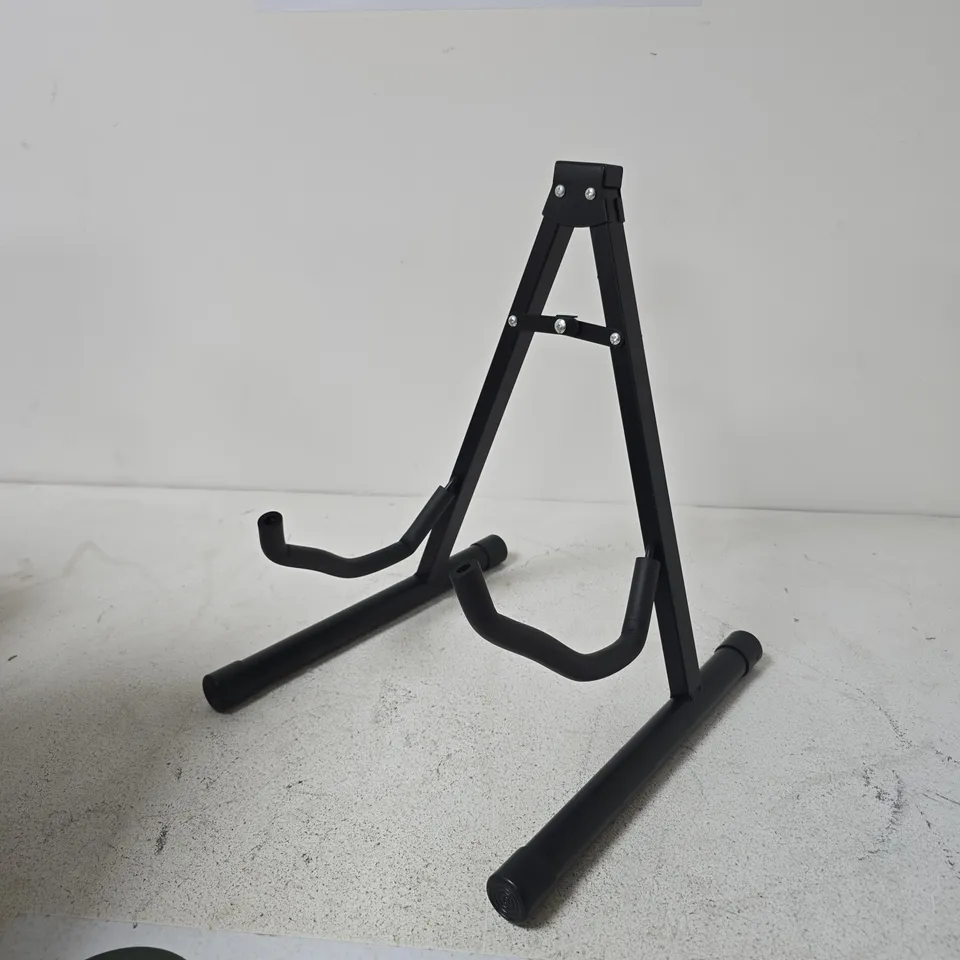 BOXED GUITAR STAND 