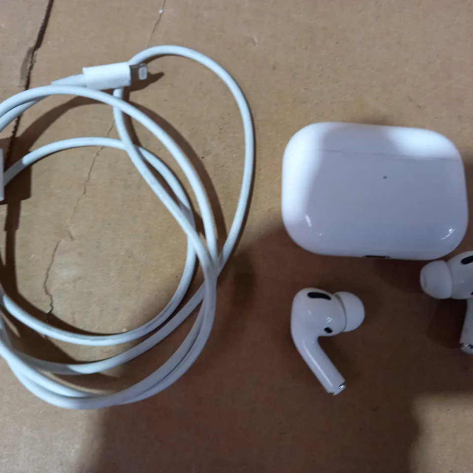 APPLE AIRPODS PRO