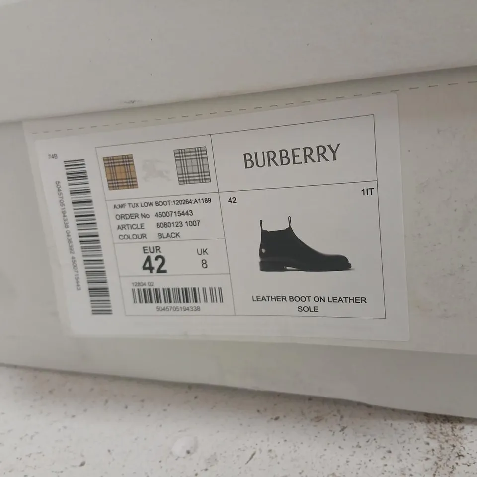 BURBERRY LEATHER CHELSEA BOOTS – BLACK, UK 8 (EU 42)