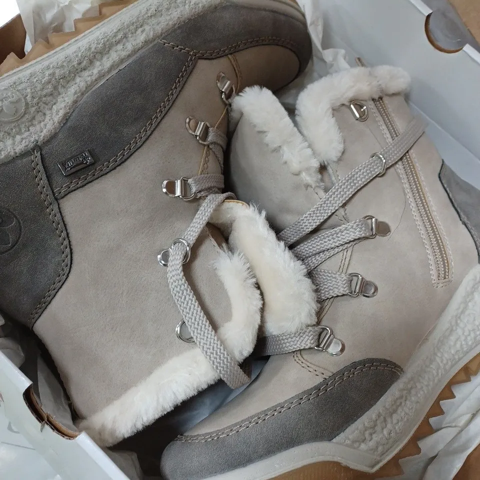 BOXED RIEKER ANTISTRESS WARM HIKING BOOTS, CREAM - SIZE 5