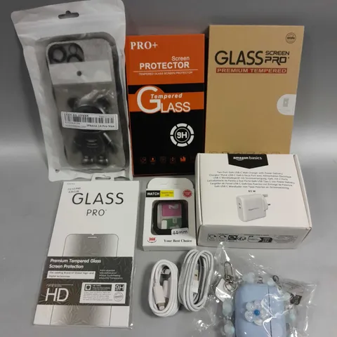 APPROXIMATELY 20 ASSORTED SMARTPHONE/TABLET ACCESSORIES TO INCLUDE PROTECTIVE CASES, CHARGING CABLES, SCREEN PROTECTORS ETC