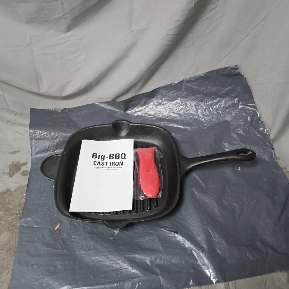 BIG BBQ CAST IRON PAN WITH MANUAL. BOXED