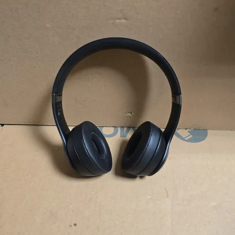 BEATS SOLO 4 HEADPHONES IN BLACK