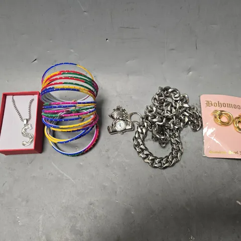 APPROXIMATELY 20 ASSORTED JEWELLERY ITEMS TO INCLUDE - WATCH , CHAIN , EARRINGS ETC