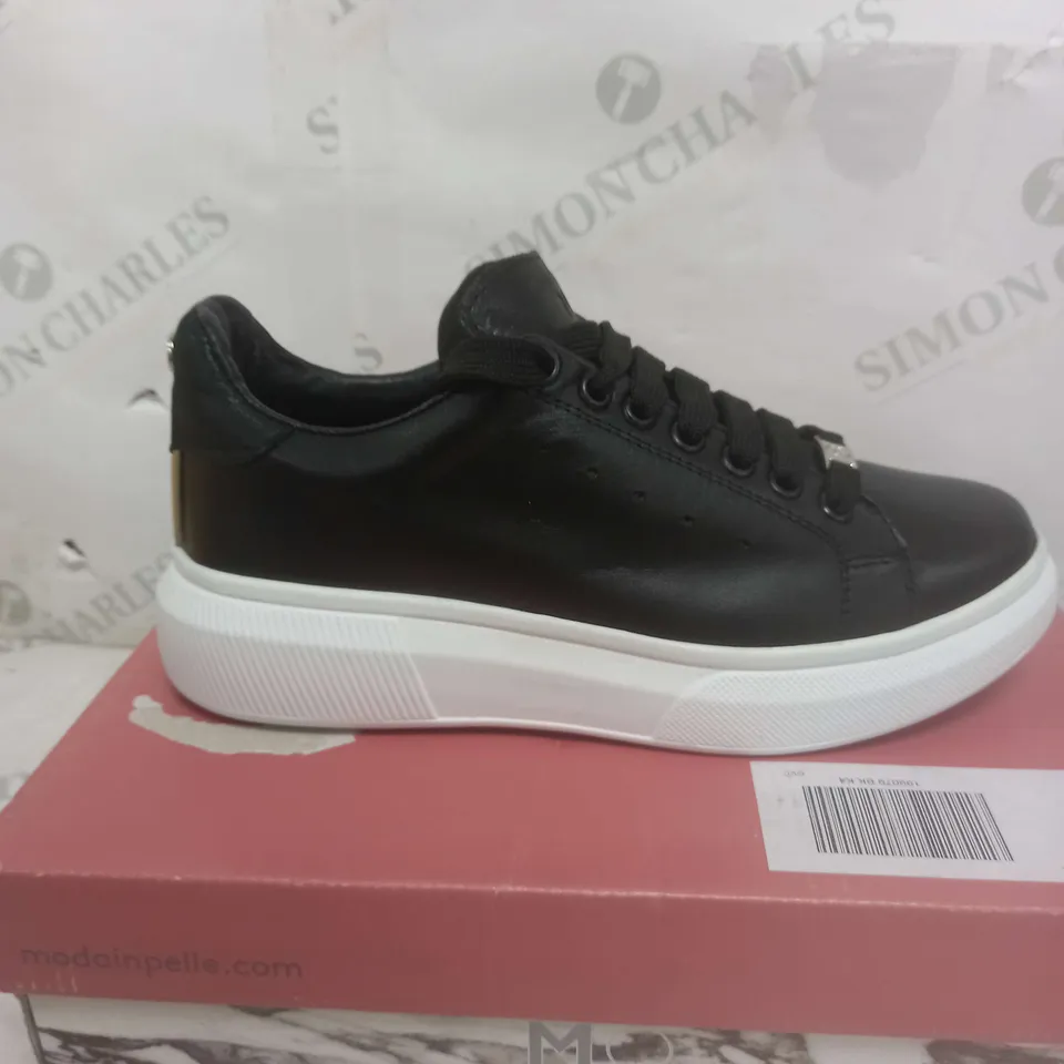 BOXED MODA IN PELLE black LEATHER TRAINERS SIZE 4