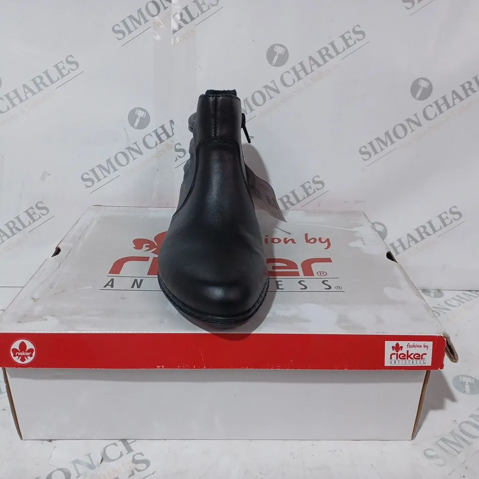 BOXED PAIR OF RIEKER ANTISTRESS LOW HEEL SIDE-ZIP SHOES IN BLACK SIZE 5