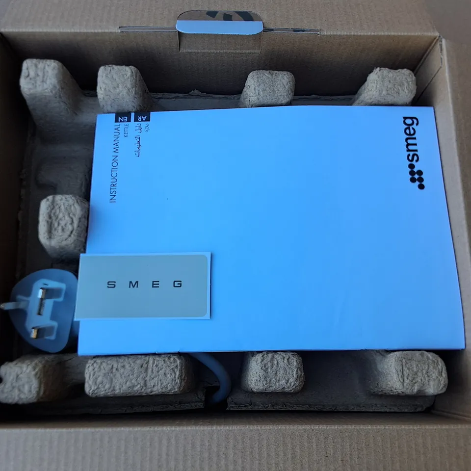 BOXED SMEG KETTLE IN GREEN - KLF03EGMUK