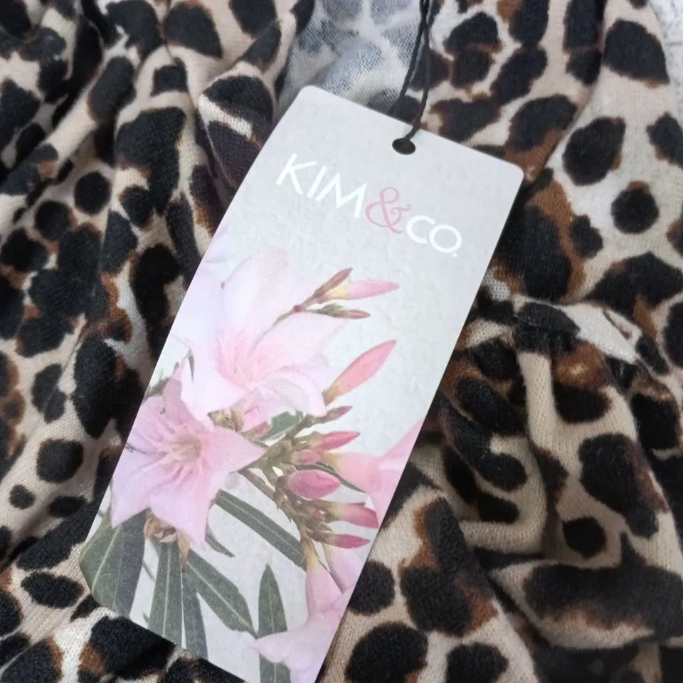 KIM & CO LEOPARD PRINT TOP – WOMEN'S, UK SIZE 2XL