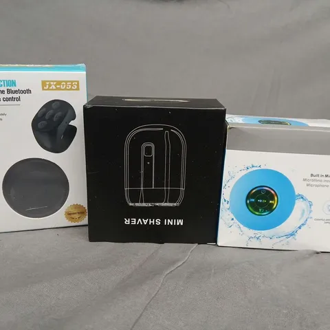 BOX OF ASSORTED HOUSE ITEMS TO INCLUDE - MINI SHAVER - RING REMOTE - SPEAKER 