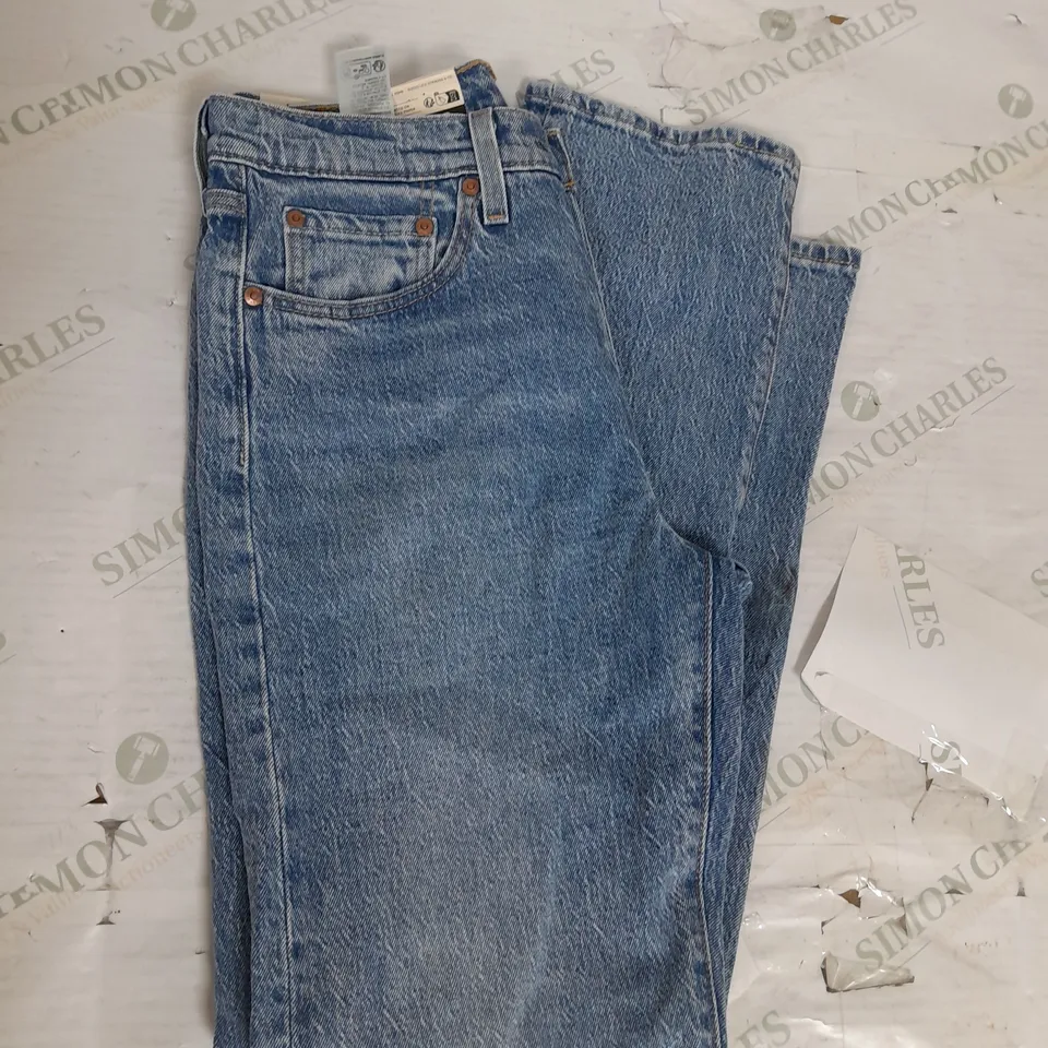 LEVI'S PREMIUM HIGH RISE STRAIGHT LEG JEANS IN BLUE DENIM 27W