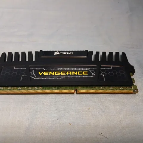 CORSAIR VENGEANCE 8GB (2X4GB) DDR3 RAM KIT 1600MHZ (CMZ8GX3M2A1600C9)