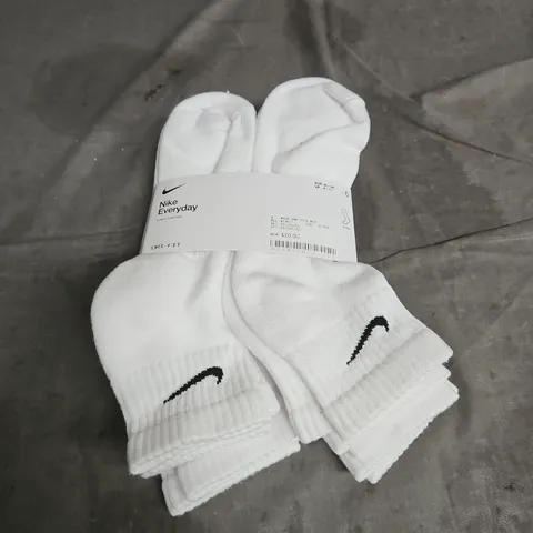 NIKE EVERYDAY 6PACK ANKLE SOCKS IN WHITE SIZE 8-11