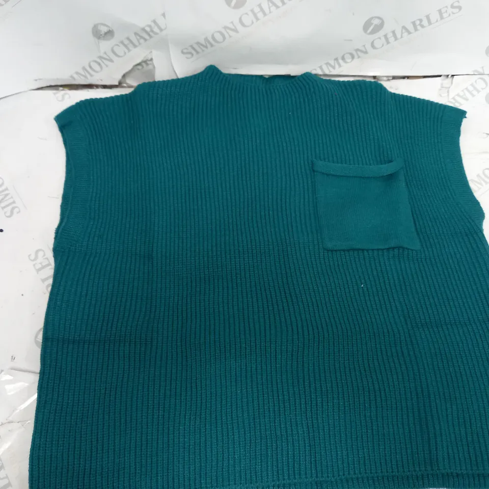 LOT OF CLOTHES APPROXIMATELY 10 TO INCLUDE FULL GREEN SET, TURTLE NECK TOP, PUMA TOP ETC