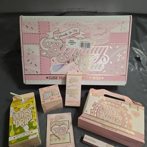 BOX OF 7 ASSORTED PLOUISE COSMETICS TO INCLUDE - TINY TOOLS BRUSH SET - MINI ME BESTIE TINTED BEAUTY BALM IN SHADE 1 - JUICY DRIP TROPICAL LIP DUO - ETC