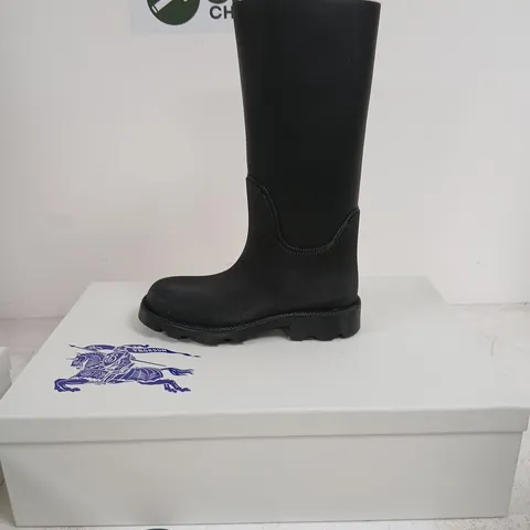 BURBERRY BLACK RUBBER KNEE-HIGH BOOTS – UK 10 (EU 44)