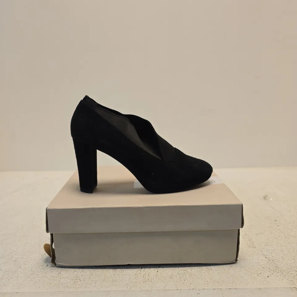 CLARKS KENDRA MIX BLACK SUEDE WOMEN’S SHOES – UK 6