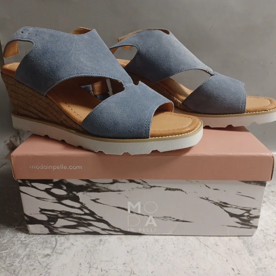 BOXED PAIR OF MODA IN PELLE MAPEL OPEN TOE WEDGE SANDALS IN LIGHT BLUE SIZE EU 39