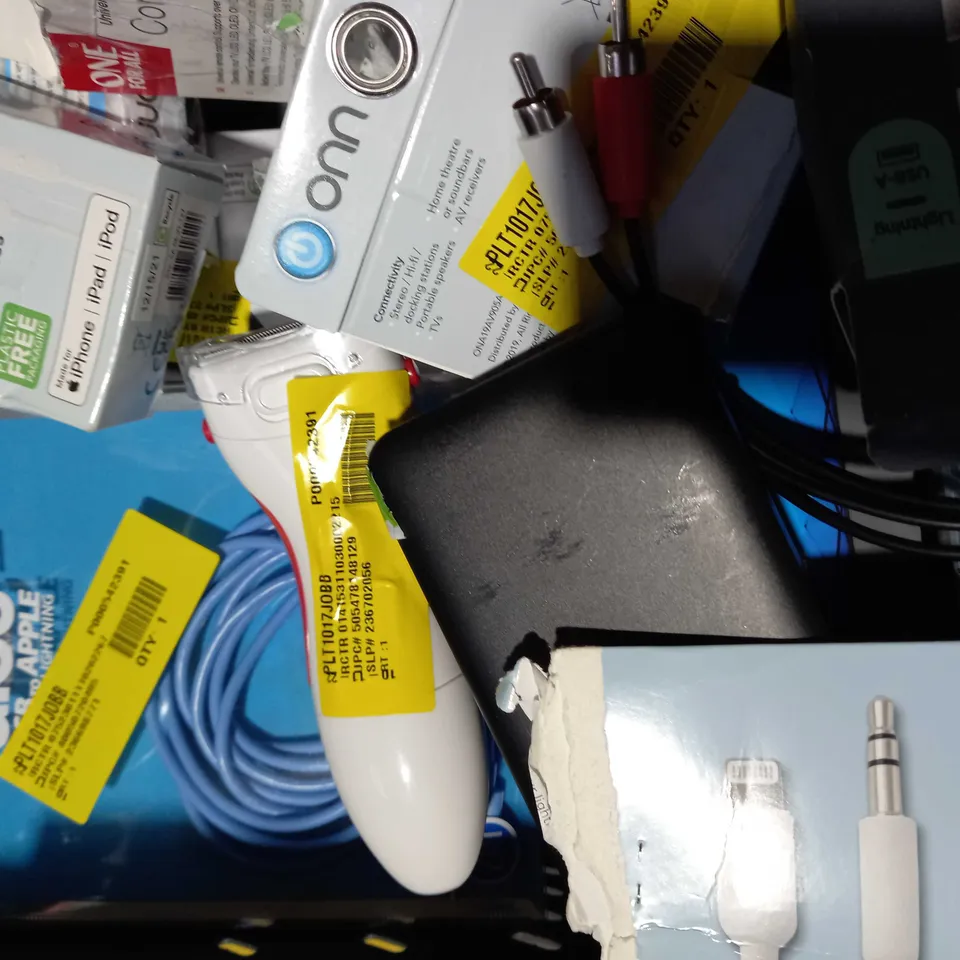 LOT OF 15 ASSORTED ELECTRICAL ITEMS, TO INCLUDE LAPTOP CHARGER, HEADPHONES, ETC