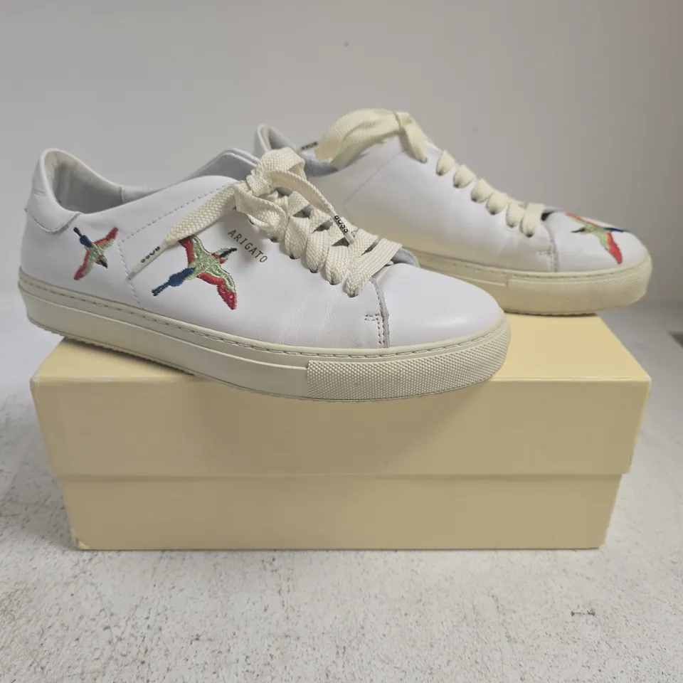 BOXED PAIR OF AXEL ARIGATO CLEAN 90 BIRD SHOES IN WHITE SIZE UK 5