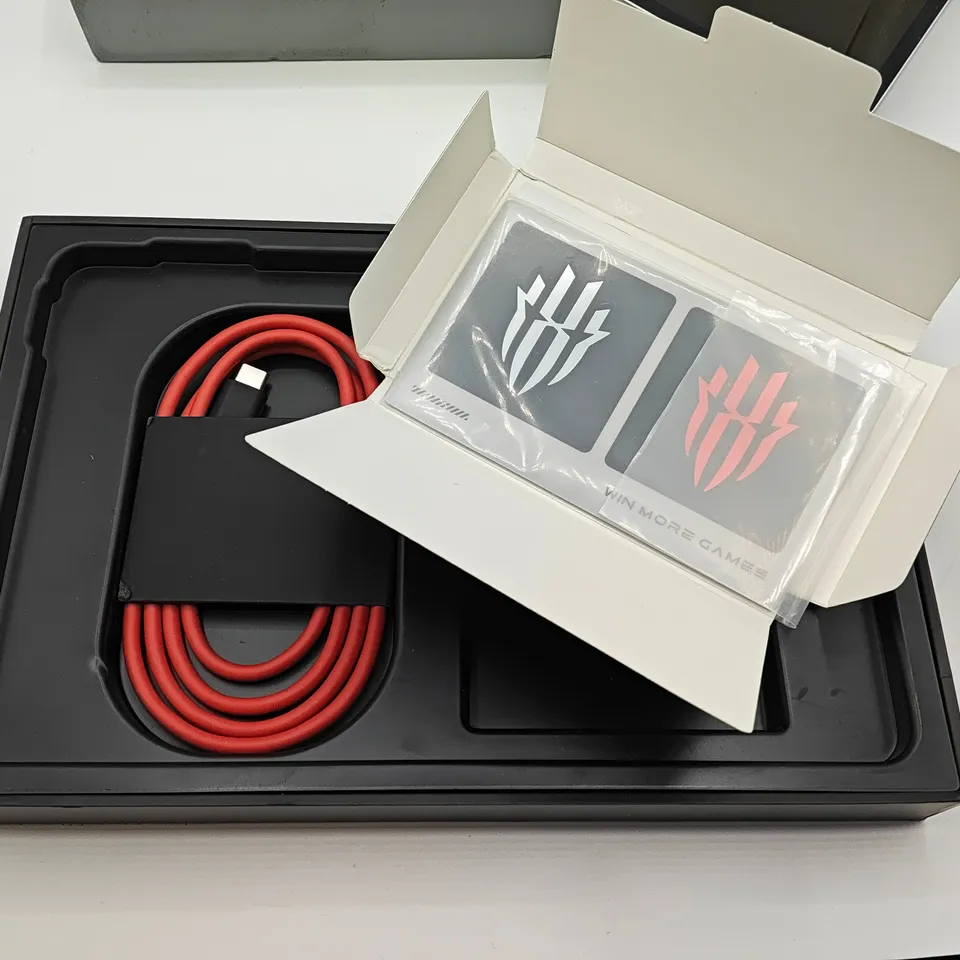 BOXED REDMAGIC ASTRA GAMING TABLET IN STAR FROST - NP05J